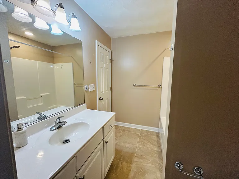 3412 Sale Dr — Photo 21
