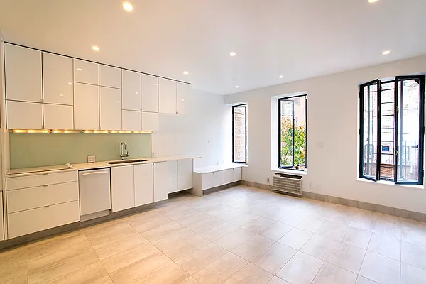 Rented by Latent Productions | media 44