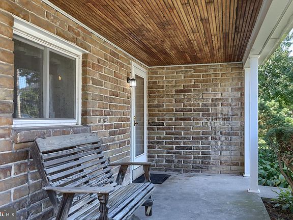 3rd image of 626 Maple St