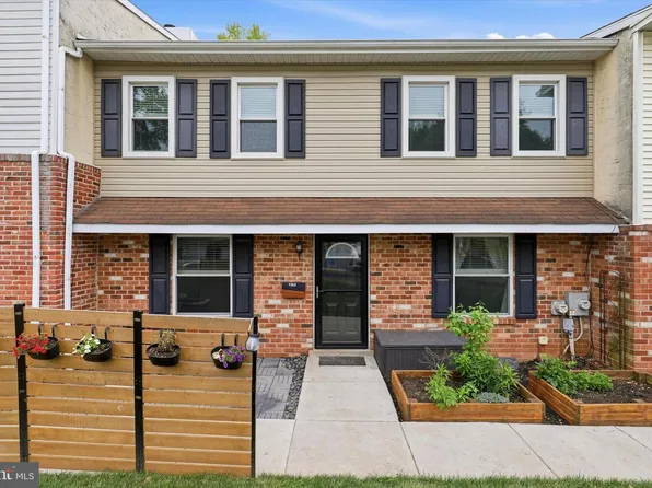 1103 Whitpain Hls, Blue Bell, PA 19422