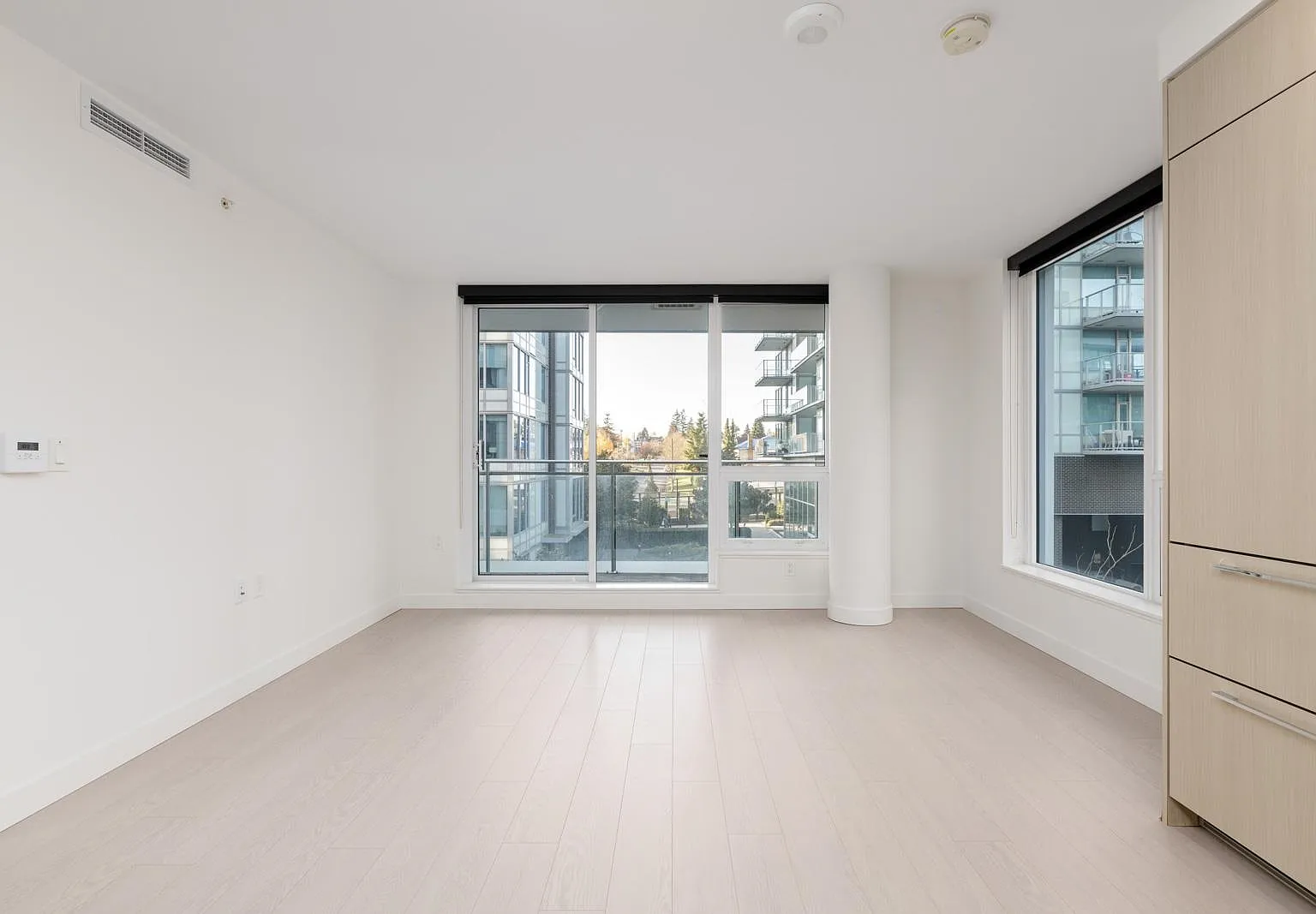 2 bed, 782 sqft, $3,300 — Photo 4