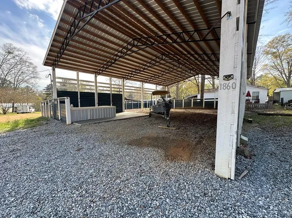 1860 Hewitt Ln, Eufaula, AL 36027