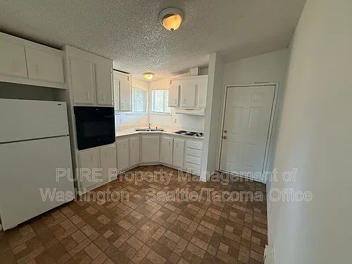 907 SW Holden St #4 Photo 1