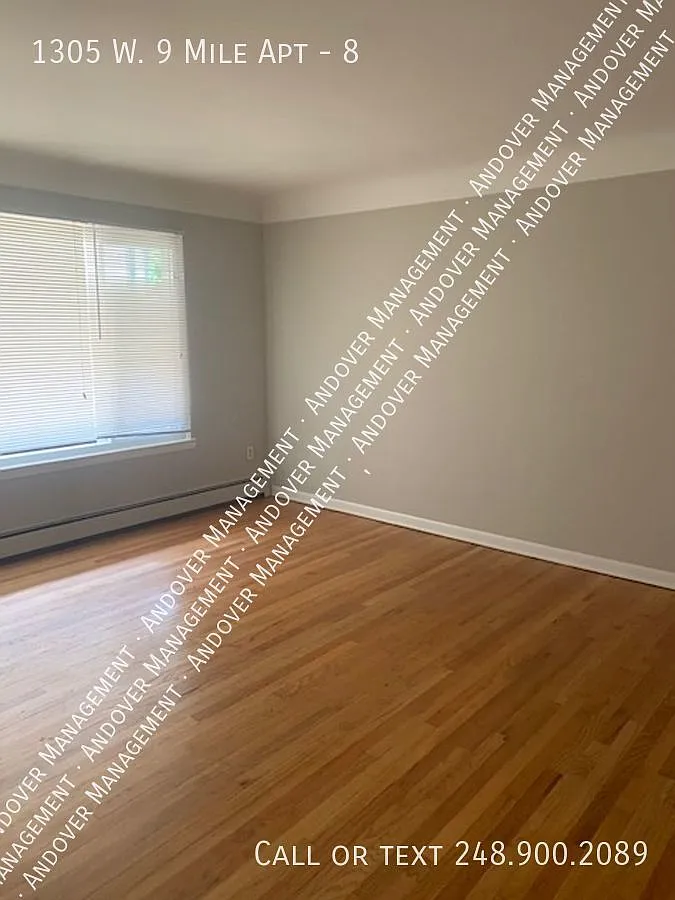 Downtown Ferndale - Renovated 1 Bedroom — Photo 4