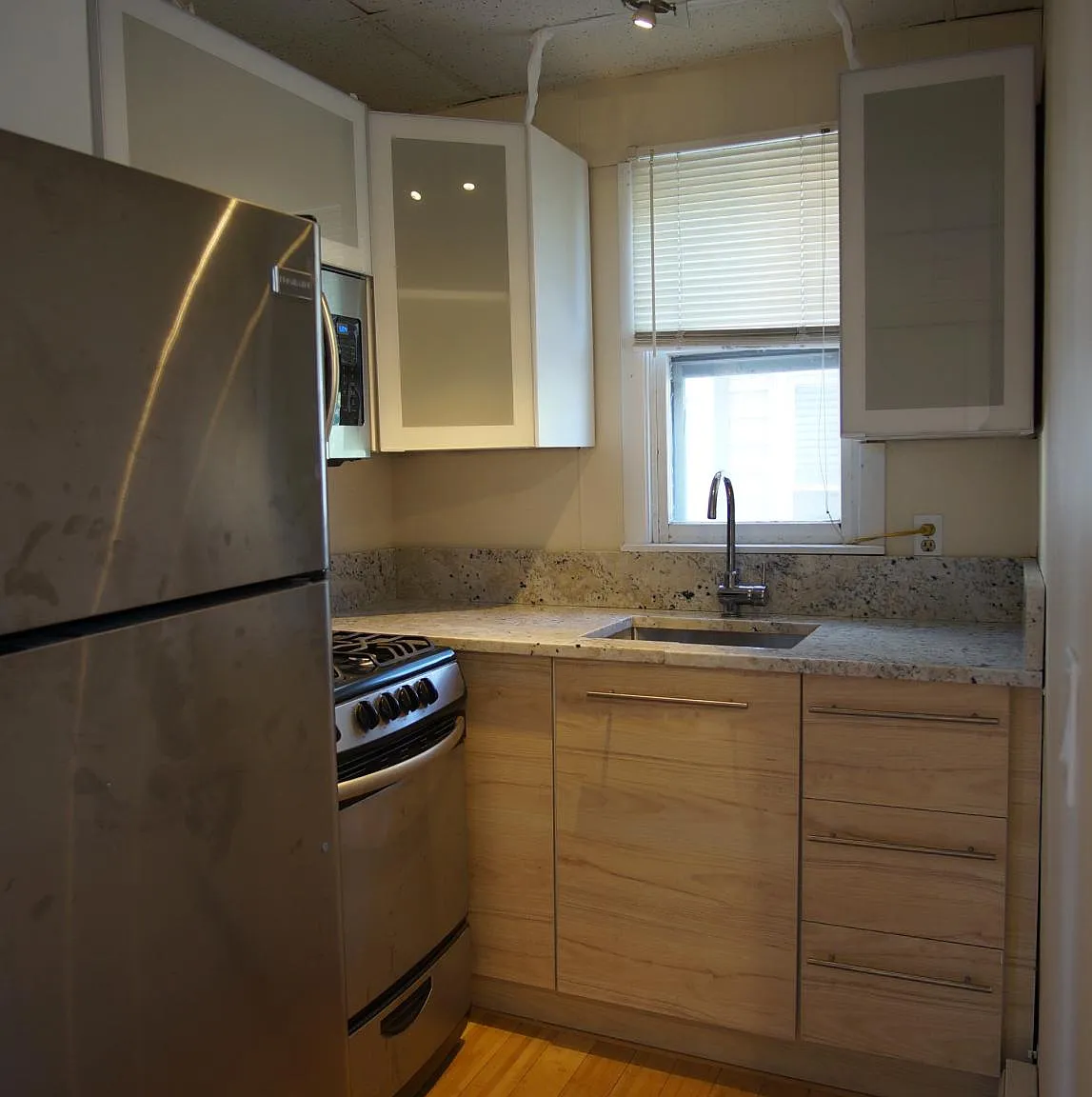 48 America St — Photo 3