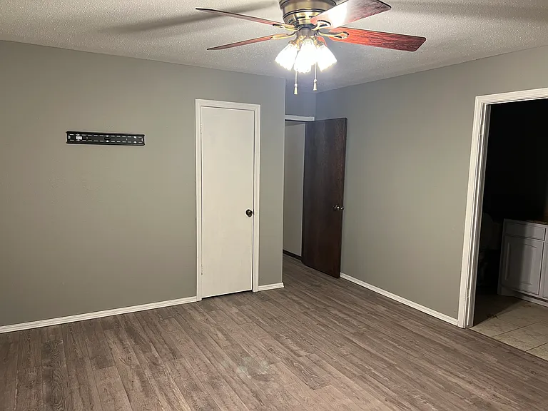 10209 Little Pond Dr — Photo 28