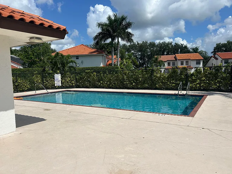 13519 Fountain View Blvd — Photo 29