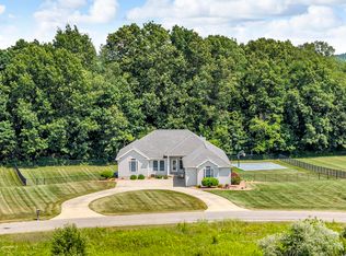 5003 Erika Dr, Pleasant Lake, MI 49272