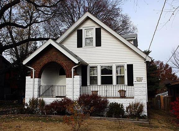 3rd image of 7339 Devonshire Ave