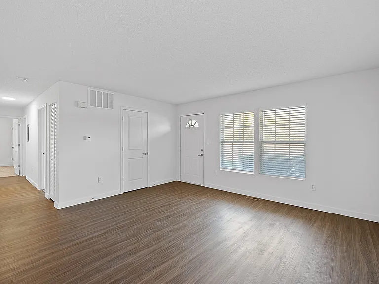 Apartments at Urbana — Photo 42