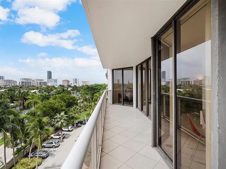 3598 Yacht Club Dr #601 — Photo 17