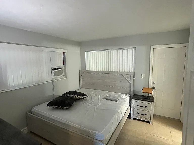 925 NE 17th Ave #5 — Photo 4