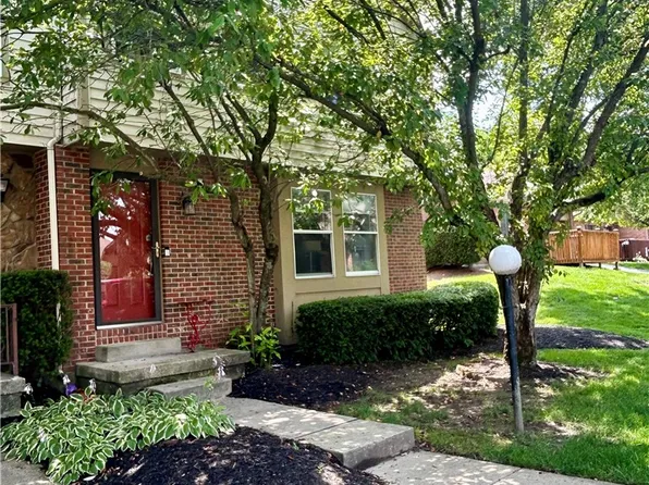 49 Kimwood Dr, Englewood, OH 45322