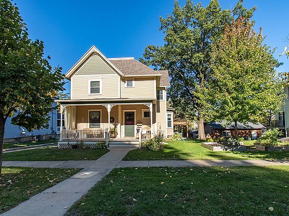 Front of House, Faces South