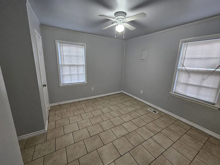 2505 NW Lincoln Ave — Photo 12