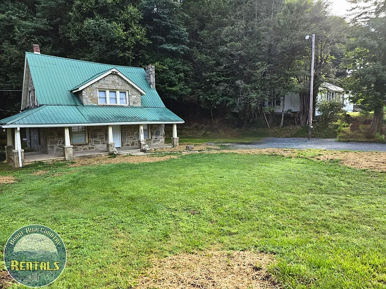 1776 US Highway 421 N — Photo 23