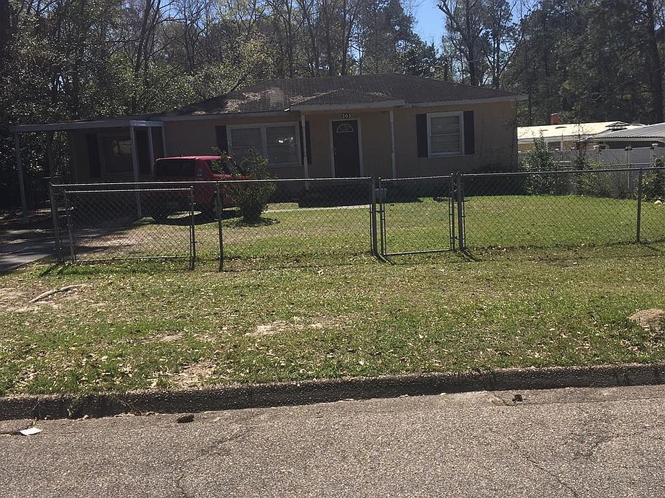 2nd image of 303 Helen St