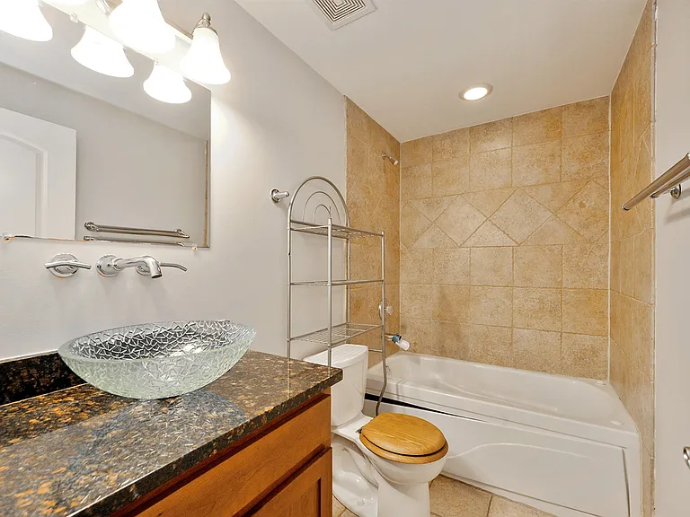 4418 S Indiana Ave #1S — Photo 9