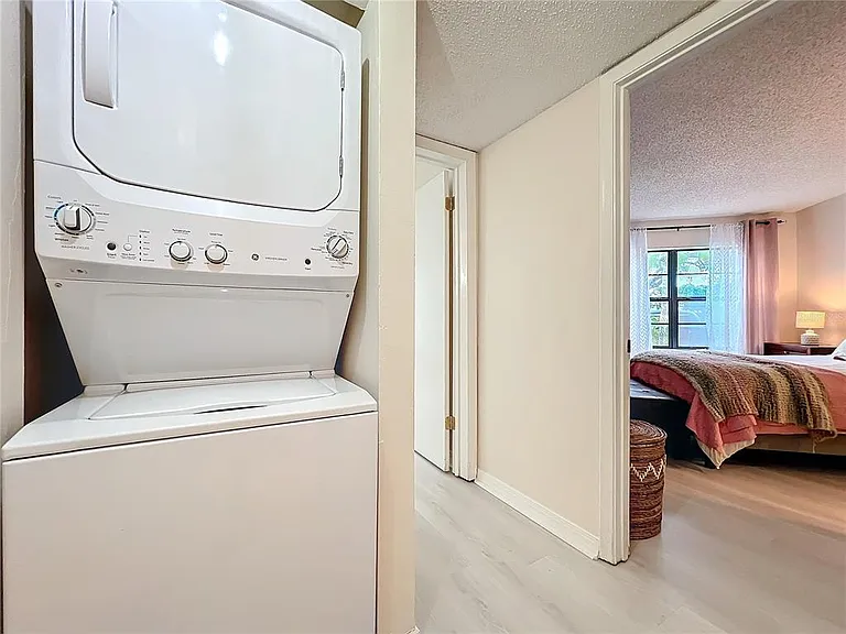 Southpointe Dr — Photo 15