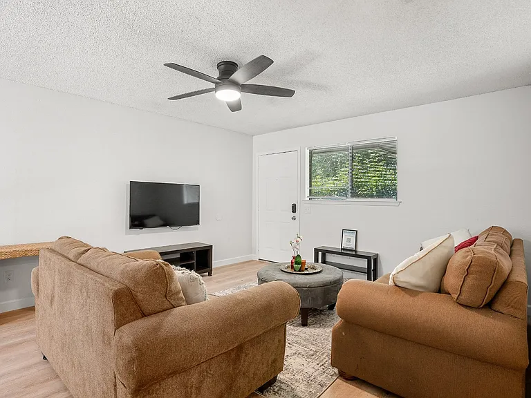 8603 Woodstone Dr #B — Photo 8