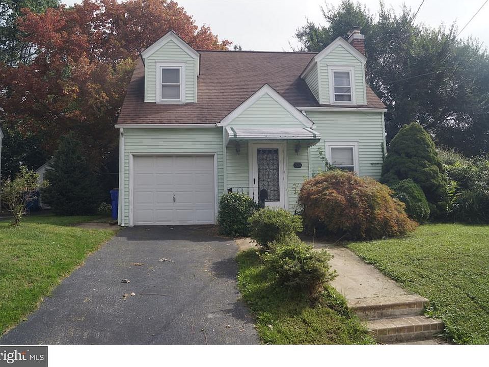 1st image of 524 Essex Ave