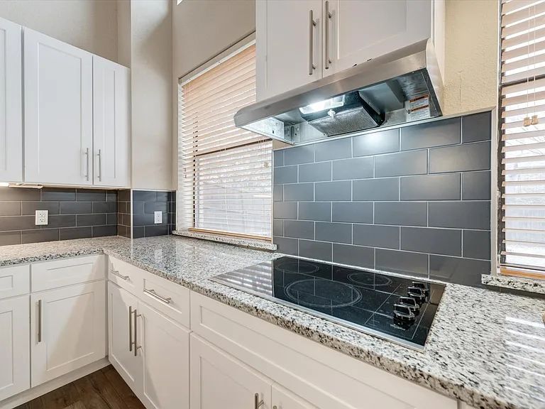 2420 Fawkes Ln — Photo 17