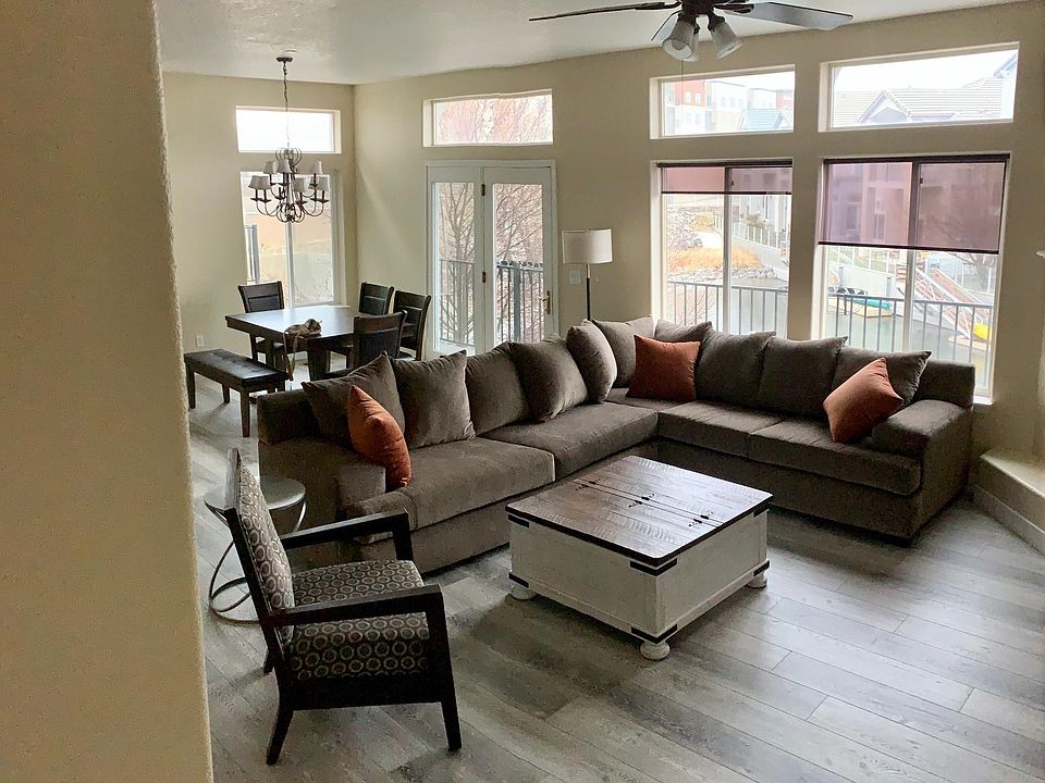 2nd image of 1181 Bayshore Dr