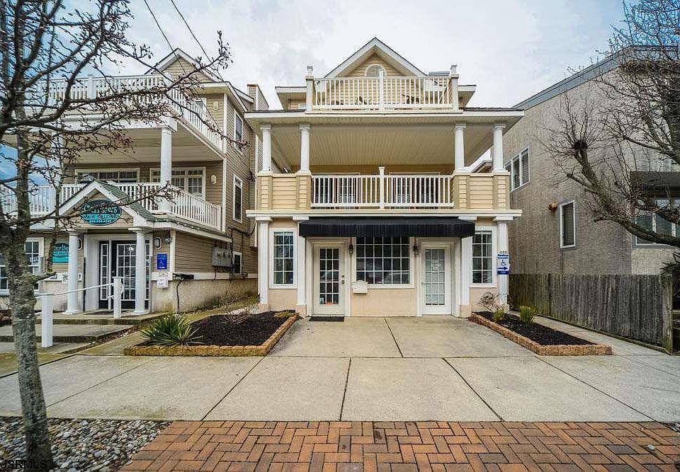 1st image of 648 West Ave #3