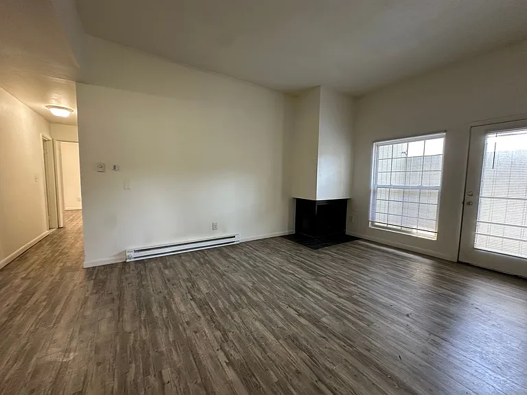 University Park Apartments near Cornell University — Photo 287