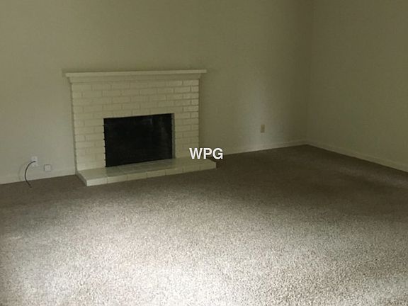 3rd image of 1439 Essex Way