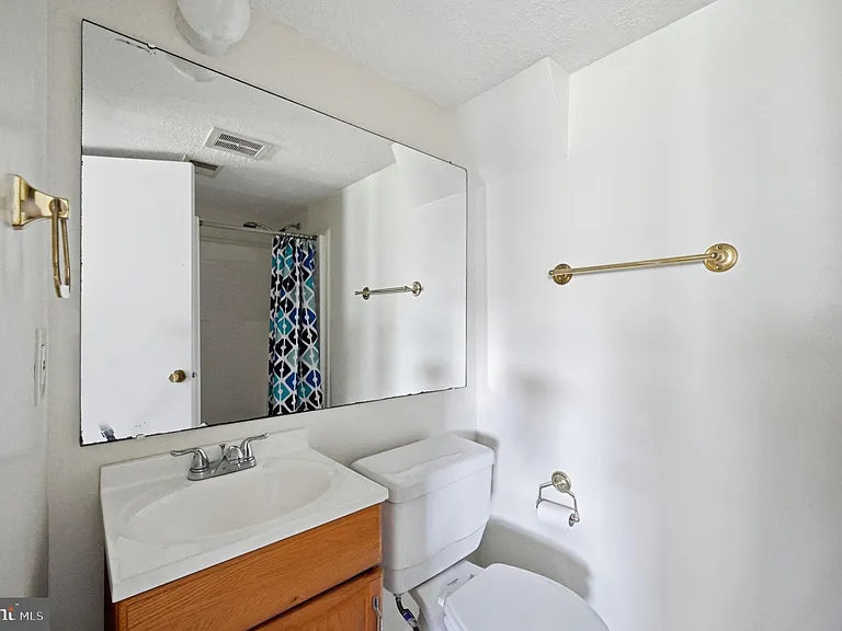 6251 Parallel Ln — Photo 4