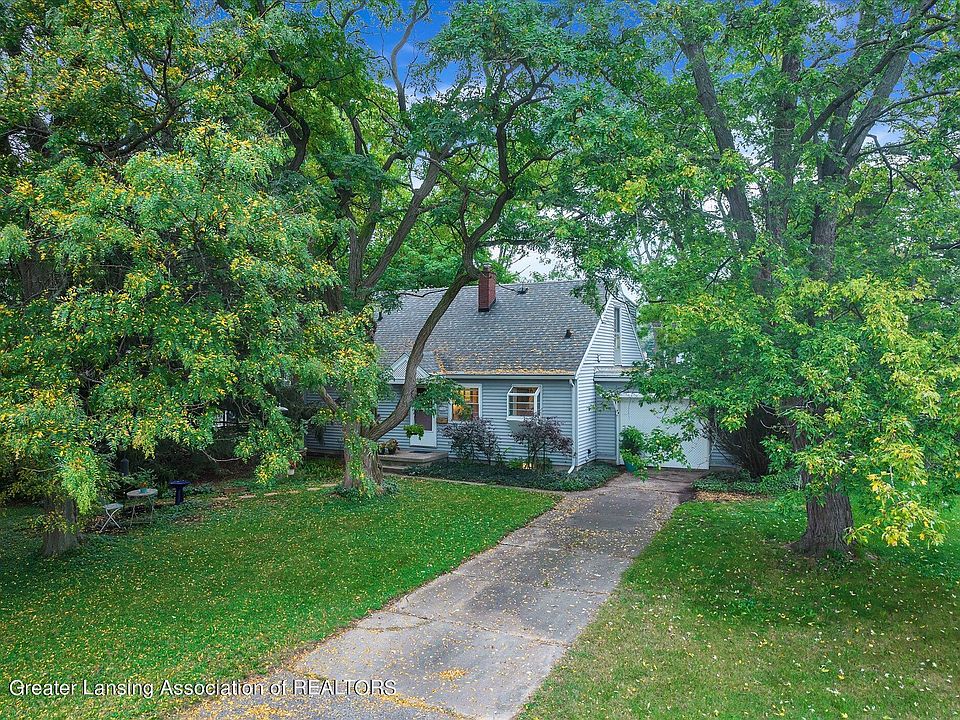 1st image of 2746 Roseland Ave