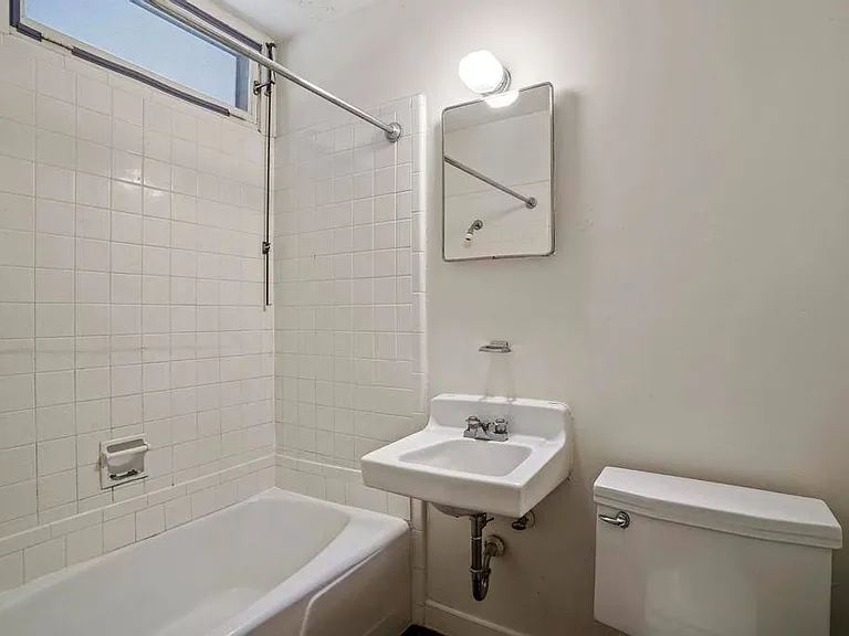 Kearney Apartment Homes — Photo 37