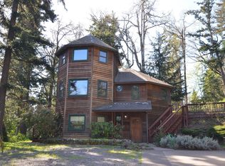 4625 Riordan Hill Dr, Hood River, OR 97031