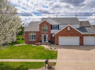 1212 Broad Creek Rd, Bloomington, IL 61704