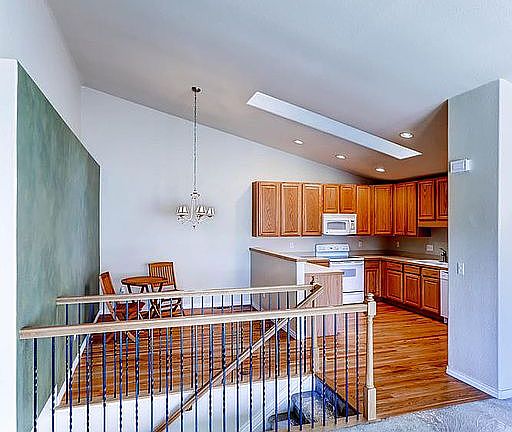 4th image of 6806 S Dover Cir