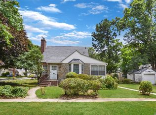 229 N Cottage St, Valley Stream, NY 11580