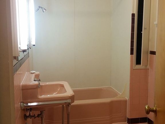 5th image of 309 S 4th St W APT A