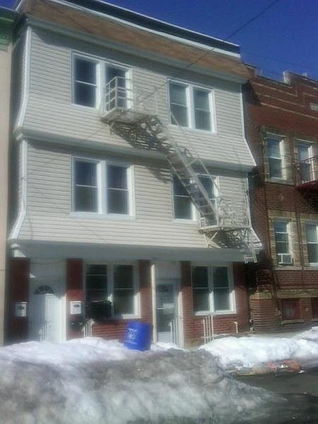 2nd image of 570 N 11th St