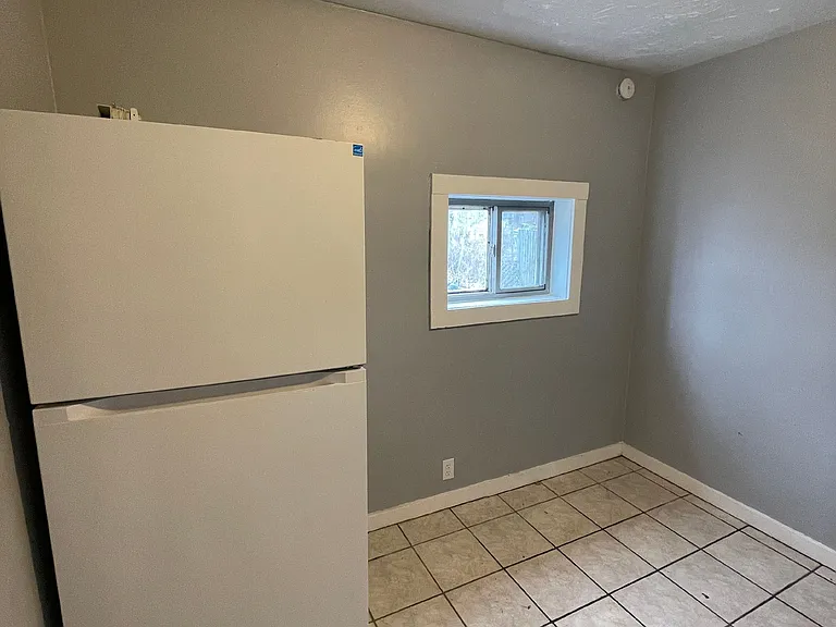 139 N Water Ave #2 — Photo 10