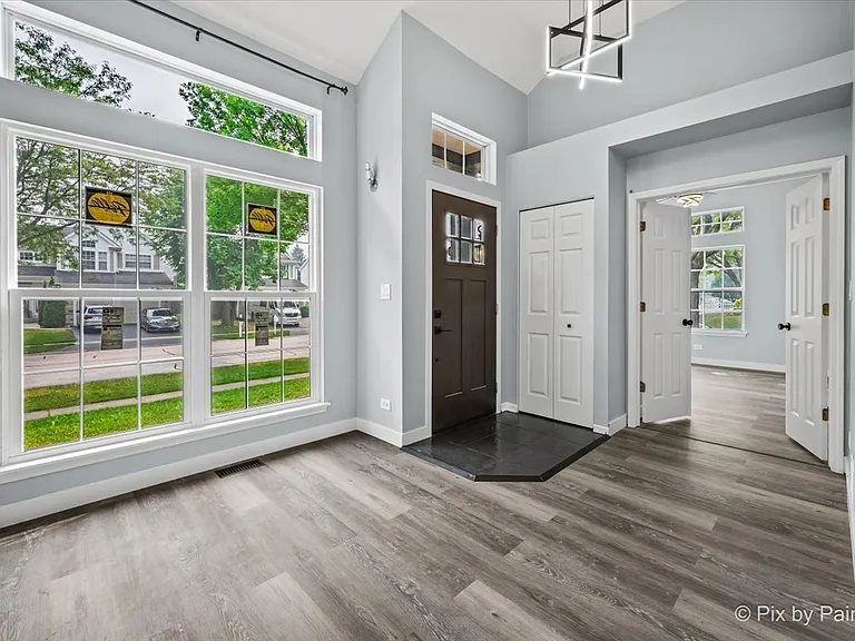 1601 Newgate Ct — Photo 2