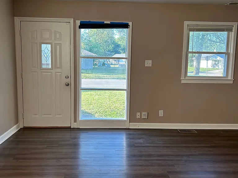 8309 Schoen Dr — Photo 5