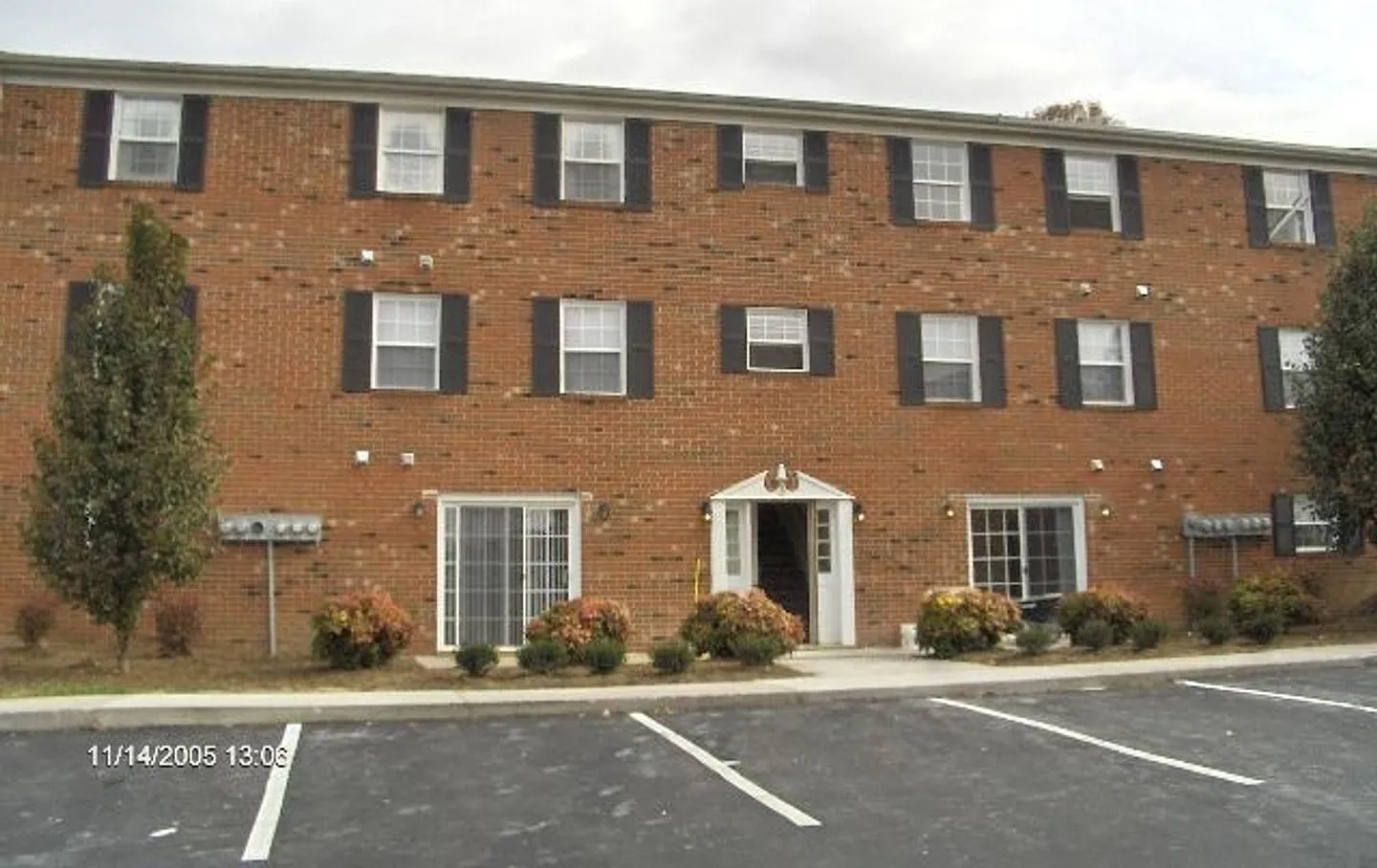 2 Bedroom 1 Bath Condo — Photo 1