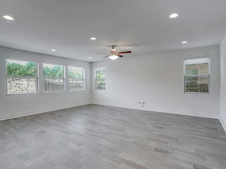 9102 Moonstone Dr — Photo 9