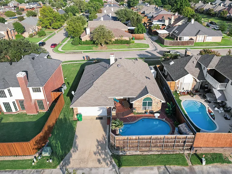 4027 Red Maple Dr — Photo 37
