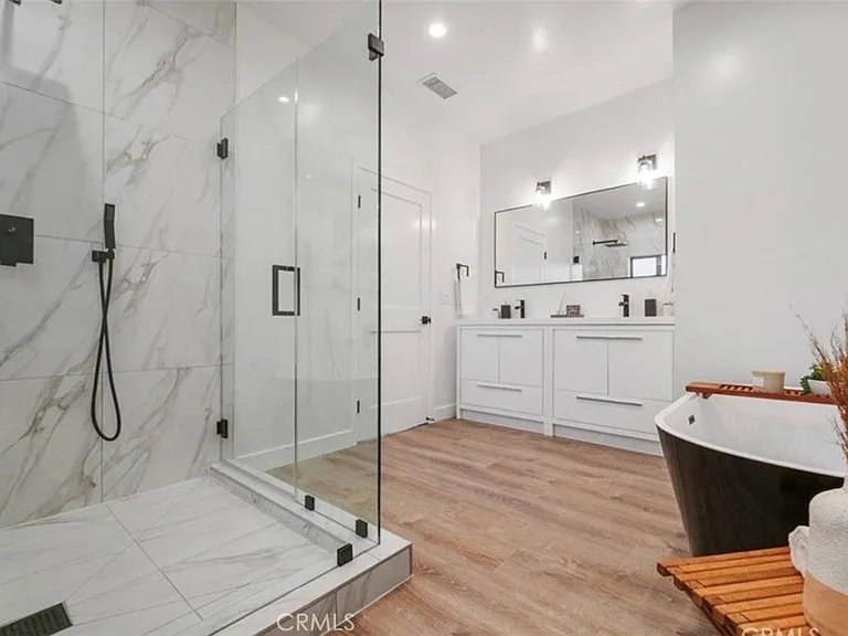 7717 Jamieson Ave — Photo 15