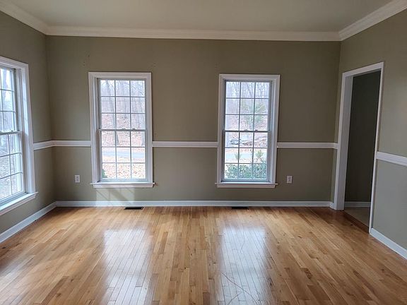 4th image of 54 Main St