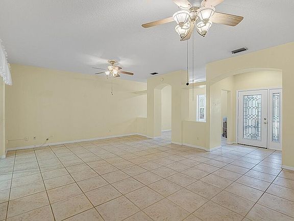 4th image of 1991 Westhampton Court