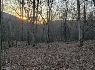 4th Ln, Jim Thorpe, PA 18229