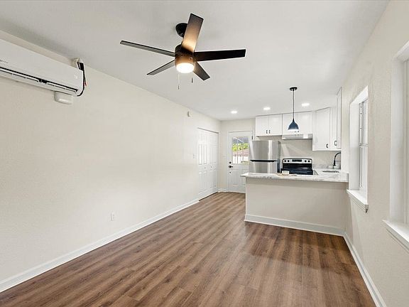 4th image of 713 W 10th Ave